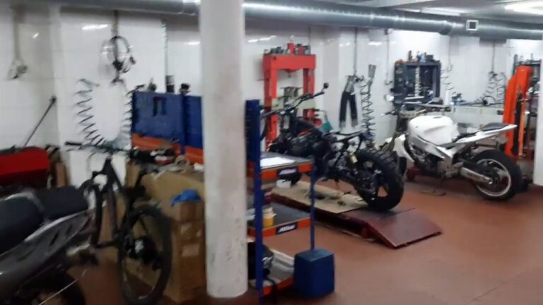 Estrela Dias: A Revolução das Motos no Brasil