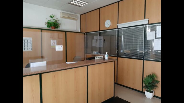 Escola de Condução Semáforo: Aprenda a Dirigir com Segurança