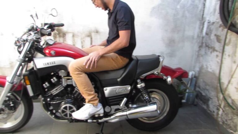 Moto VMAX: Oportunidade Imperdível à Venda